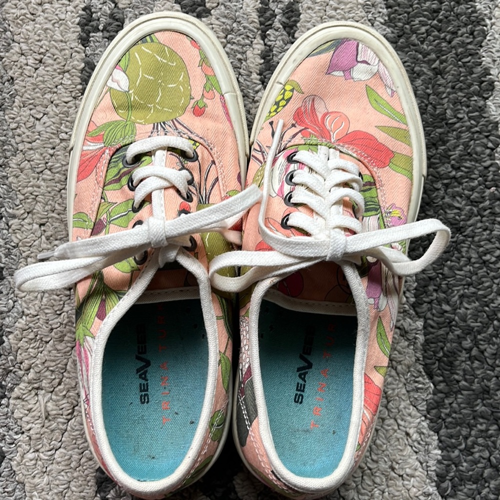 Sea Vees Trina Turk legend sneaker women’s size 5.5 very good condition.